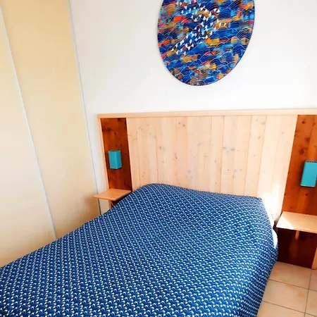 Lejlighed Chez Ced Et Laeti, Prive Avec Jardin Et Terrasse Dans L'estuaire Muni D'une Piscine Couverte Et Aire De Jeu, Linge De Lit Et De Salle D'eau Ainsi Que Tele, Compris Dans Le Tarif Profitez A Fond De Notre Belle Region *