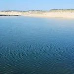 アパート Chez Ced Et Laeti, Prive Avec Jardin Et Terrasse Dans L'estuaire Muni D'une Piscine Couverte Et Aire De Jeu, Linge De Lit Et De Salle D'eau Ainsi Que Tele, Compris Dans Le Tarif Profitez A Fond De Notre Belle Region