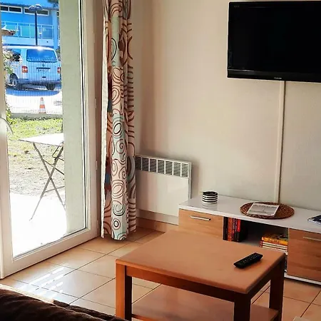 Chez Ced Et Laeti, Prive Avec Jardin Et Terrasse Dans L'estuaire Muni D'une Piscine Couverte Et Aire De Jeu, Linge De Lit Et De Salle D'eau Ainsi Que Tele, Compris Dans Le Tarif Profitez A Fond De Notre Belle Region Le Verdon-sur-Mer