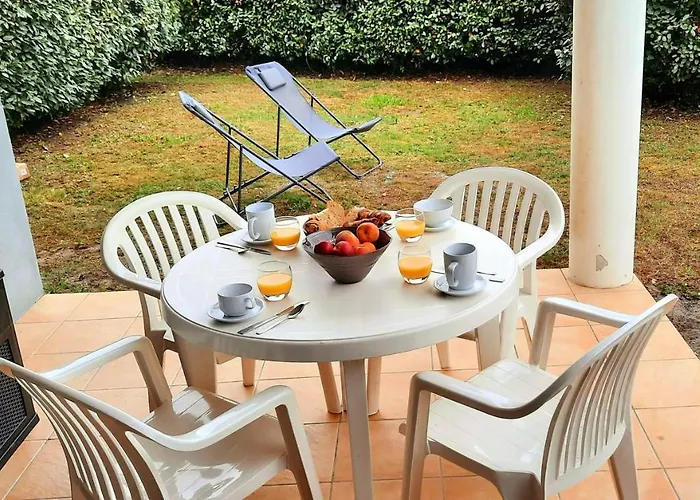 Lägenhet Chez Ced Et Laeti, Prive Avec Jardin Et Terrasse Dans L'estuaire Muni D'une Piscine Couverte Et Aire De Jeu, Linge De Lit Et De Salle D'eau Ainsi Que Tele, Compris Dans Le Tarif Profitez A Fond De Notre Belle Region